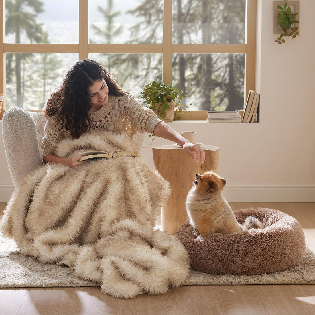 Indoor Non Slip Fluffy Plush Round Pet Bed